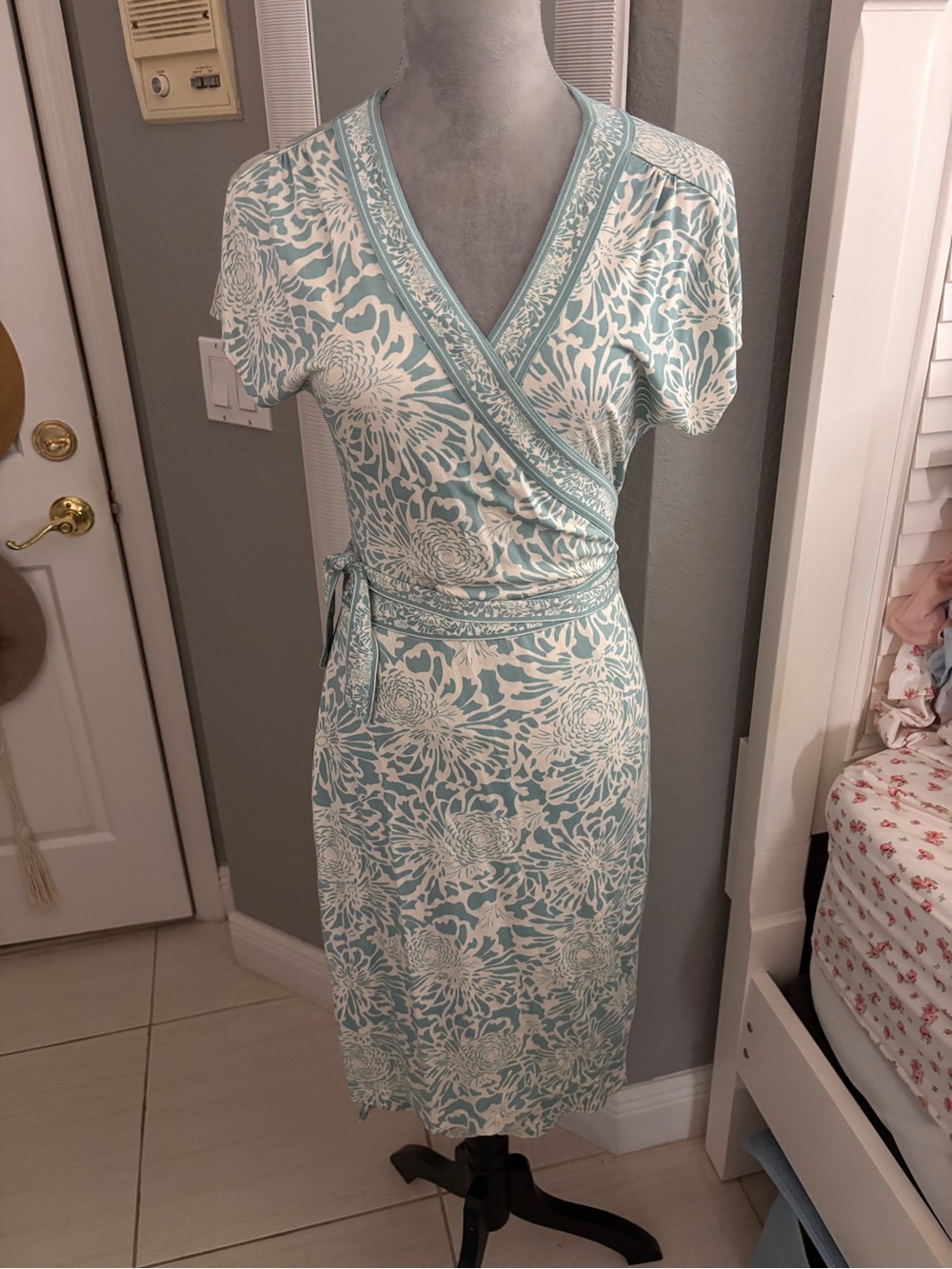 Banana Republic Silk Blend Floral Wrap Dress Aqua White Size Large